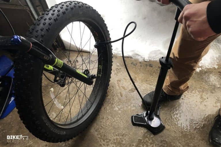 Putting air in mountain best sale bike tires